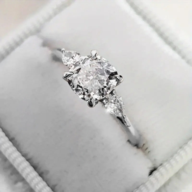 European And American Elegant Four-claw Zircon Ring