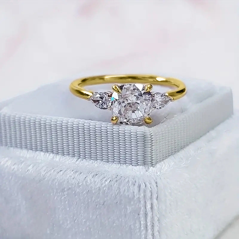 European And American Elegant Four-claw Zircon Ring